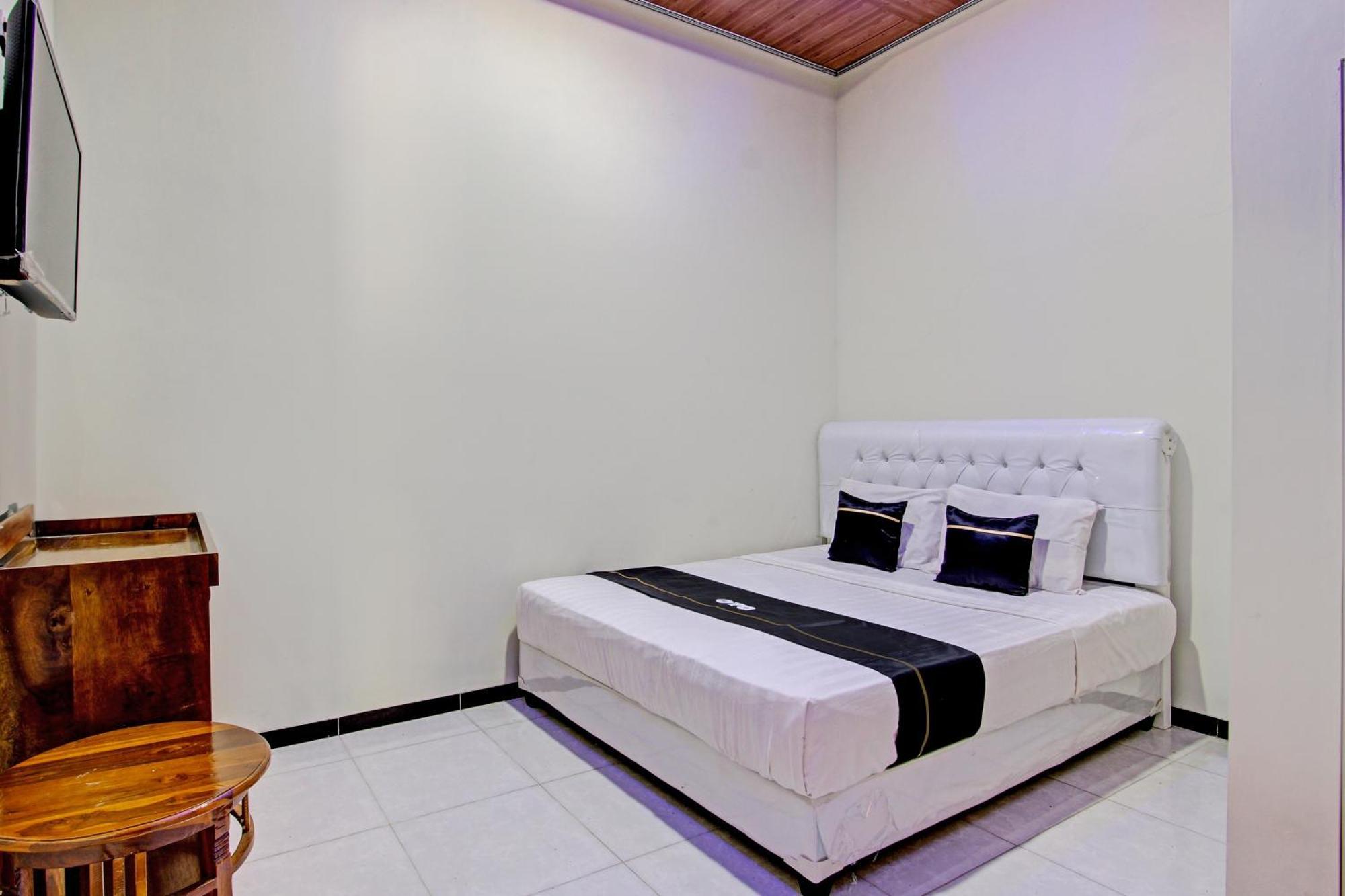 Capital O 93244 Angkasa Hotel 3*
