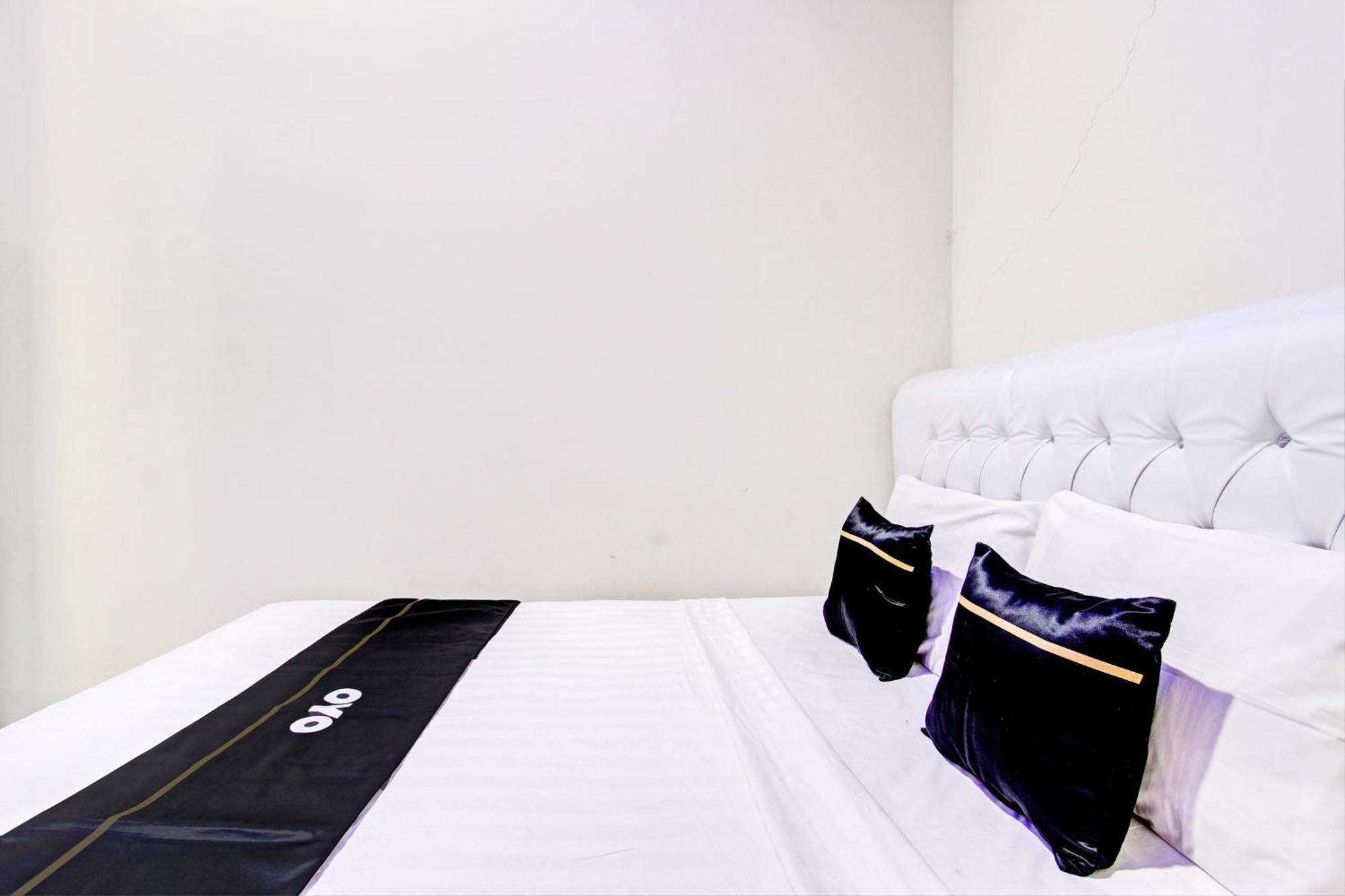 Hotel Capital O 93244 Angkasa Tegal (Central Java)